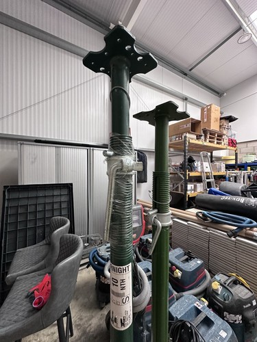 Acro props - props, ￼